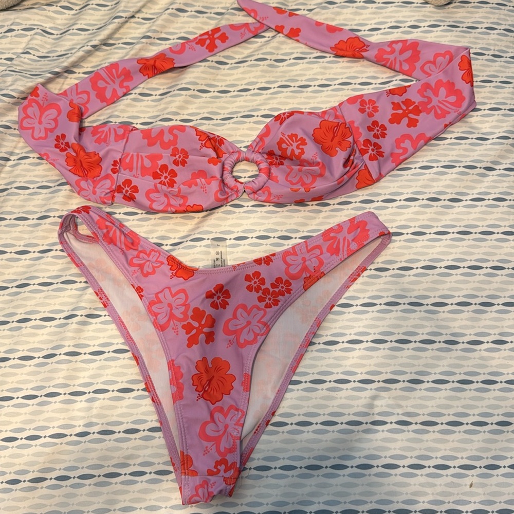 NWT NEVER WORN Floral Pink Bikini Set